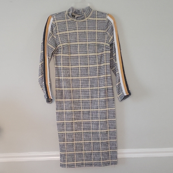 Plaid Long Sleeve Dress - Picture 4 of 4